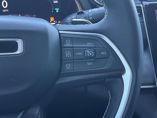 Used 2023 Jeep Grand Cherokee 4WD 4xe w/ Luxury Tech Group II image 29