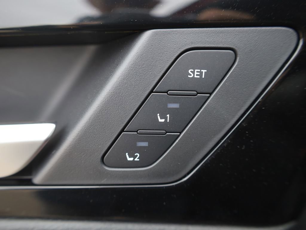 New 2025 Mitsubishi Outlander SEL image 37