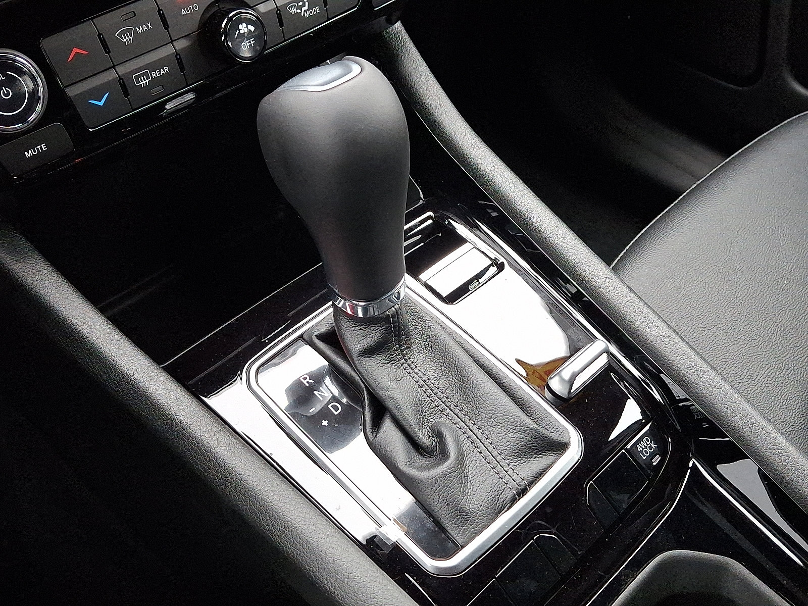 New 2026 Jeep Compass Limited image 12