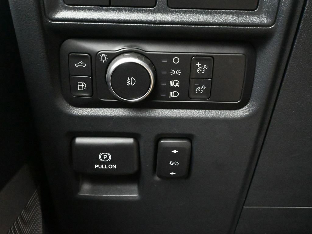 Used 2022 Ford F150 Lariat w/ Equipment Group 501A Mid image 18