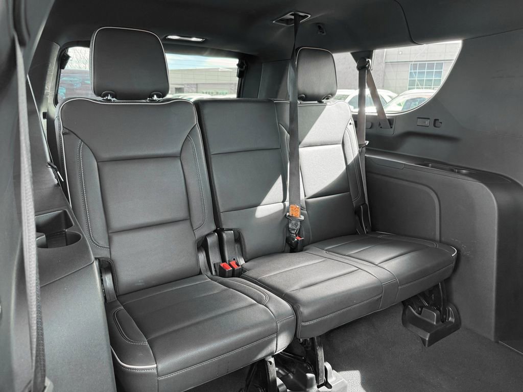 Used 2023 Chevrolet Suburban Premier image 28