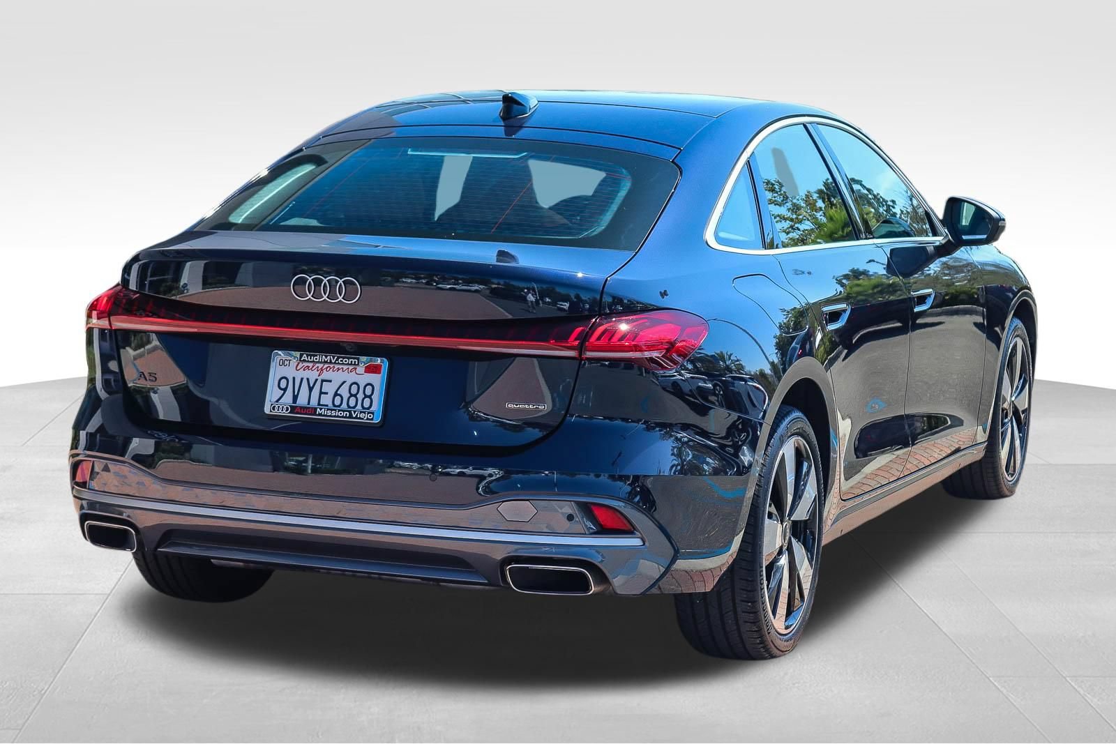 Used 2025 Audi A5 2.0T Premium Plus w/ Premium Plus AWD/4WD image 8