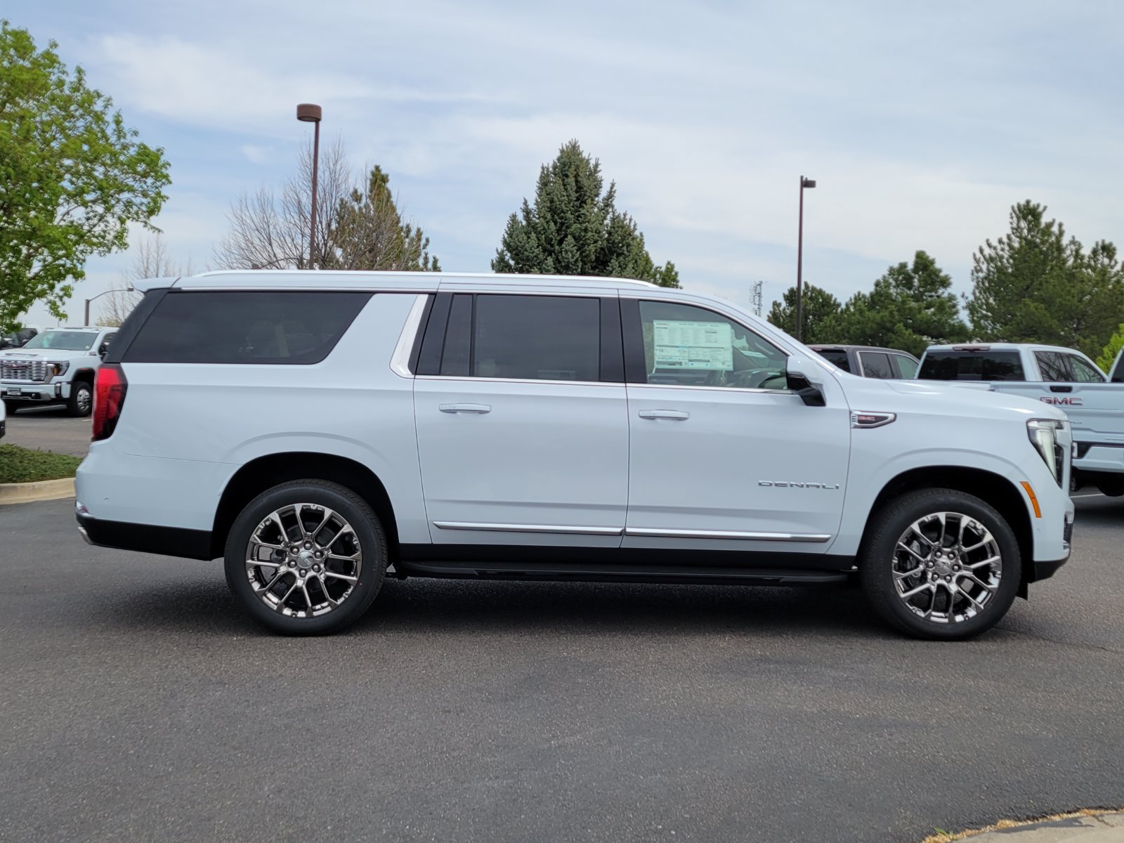 New 2026 GMC Yukon XL Denali AWD/4WD image 2