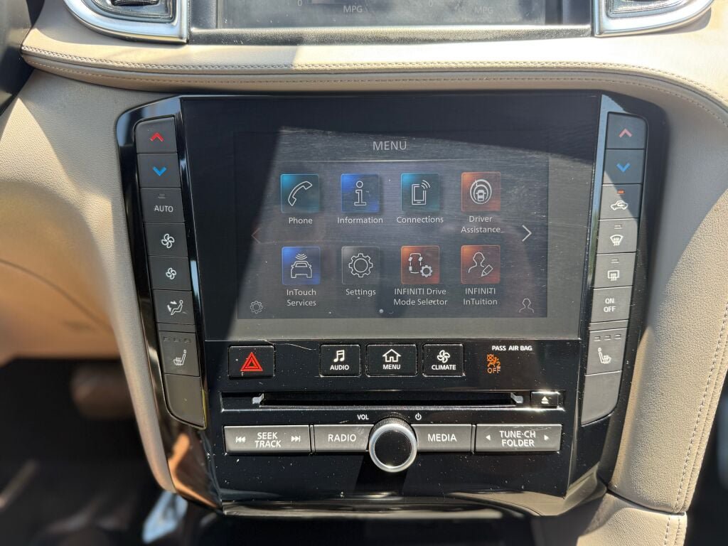 Used 2023 INFINITI QX50 Luxe AWD/4WD image 18