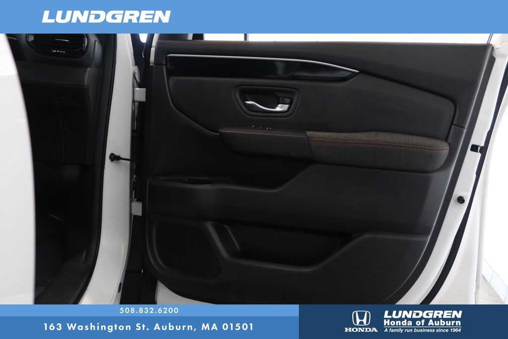 Used 2025 Honda Pilot Sport image 15