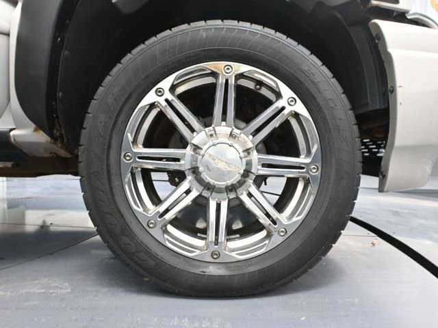 Used 2006 GMC Sierra 1500 Denali w/ Onstar Plus Package image 14