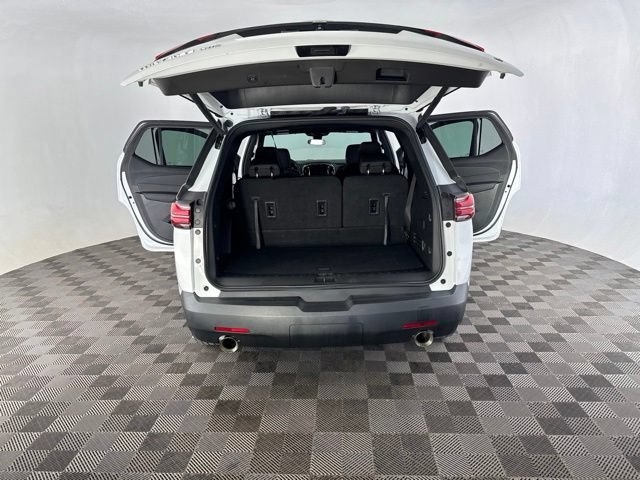 Used 2023 Chevrolet Traverse LT AWD/4WD image 17