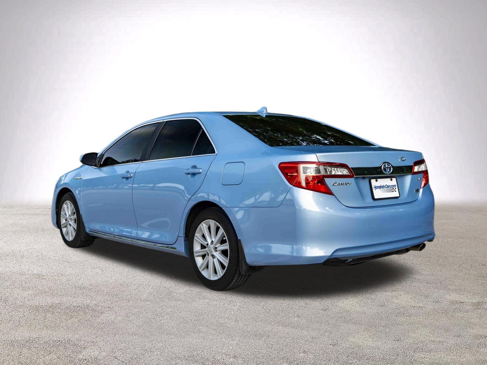 Used 2012 Toyota Camry XLE w/ Leather Pkg FWD image 7