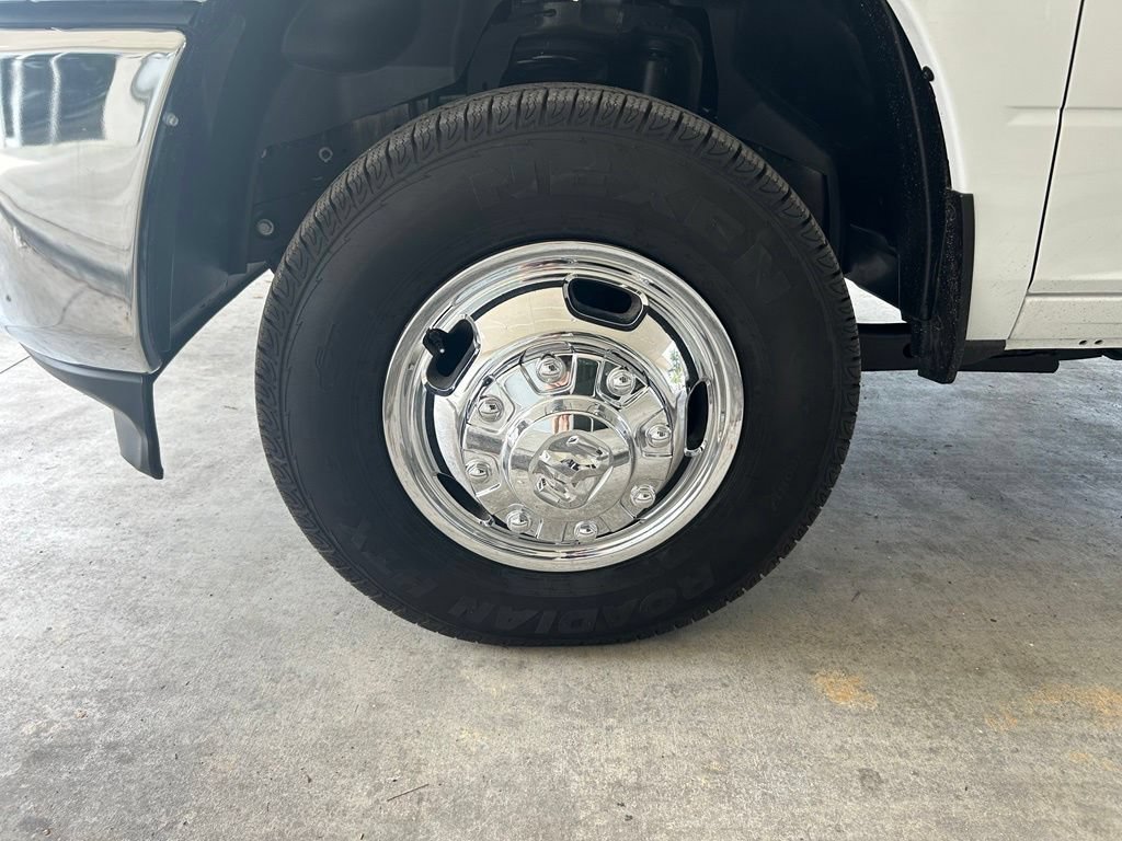 Used 2026 RAM 3500 Tradesman w/ Chrome Appearance Group A AWD/4WD image 13