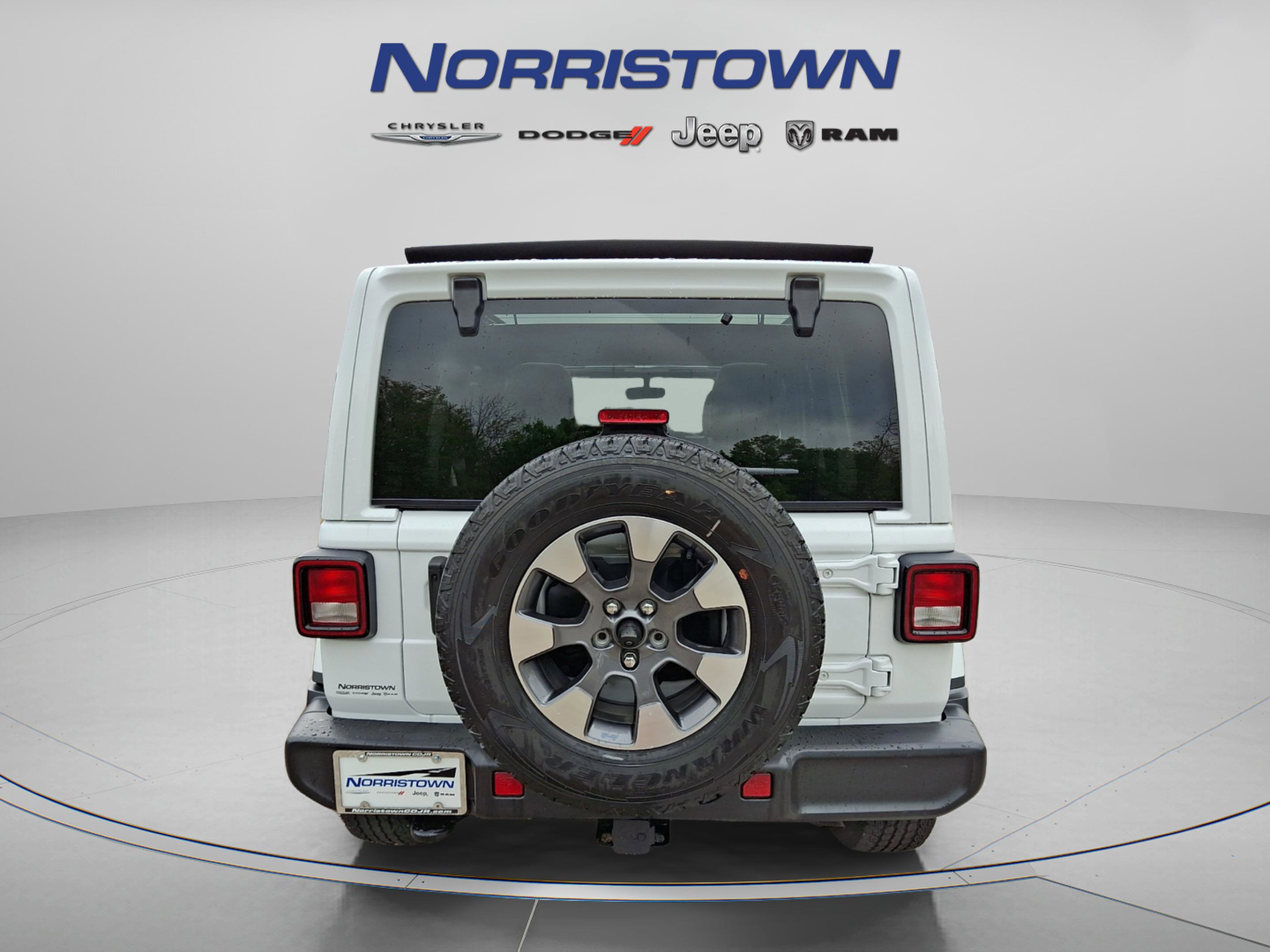 Certified 2023 Jeep Wrangler Unlimited Sahara w/ Cold Weather Group AWD/4WD image 5