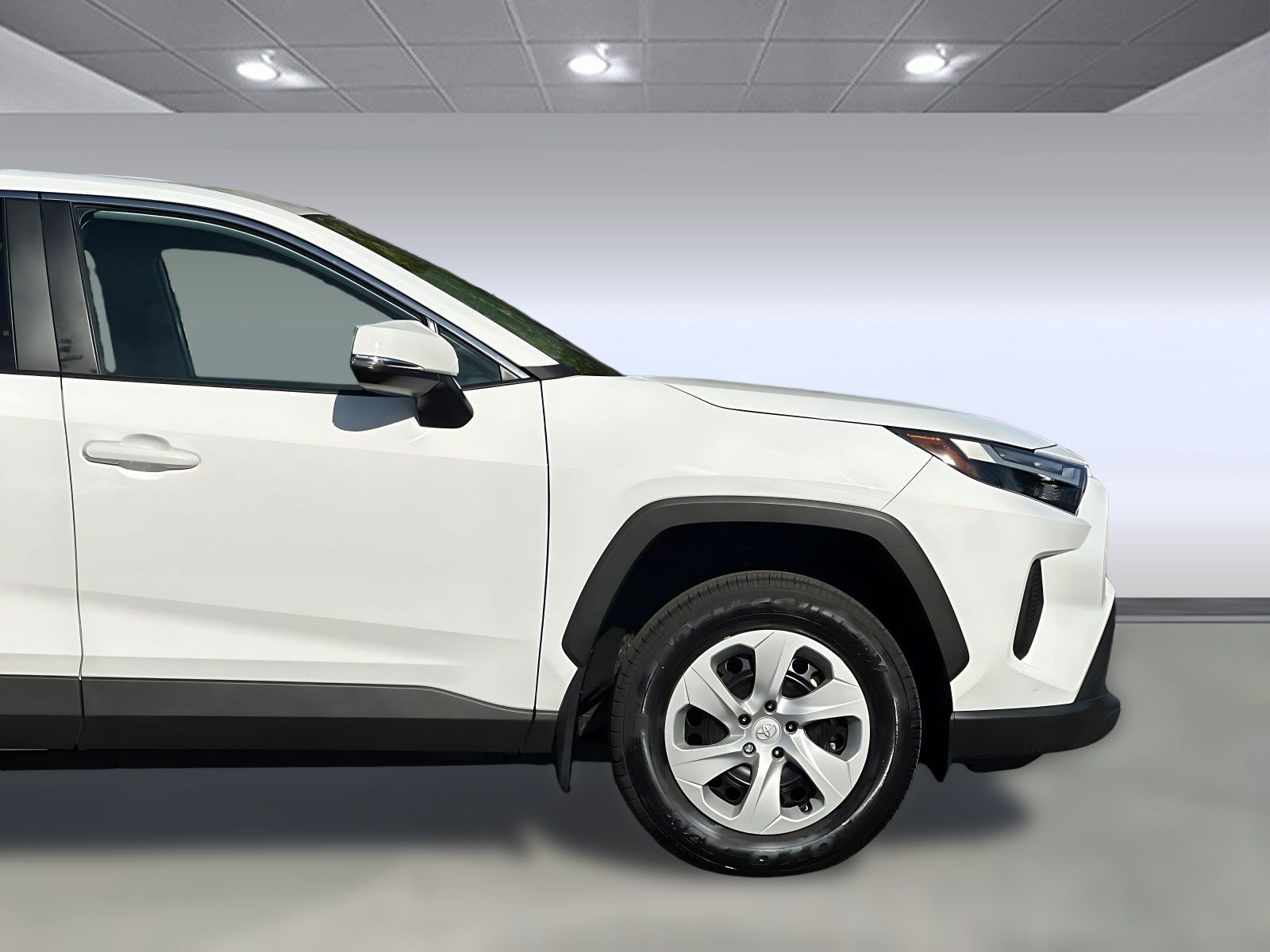 Used 2025 Toyota RAV4 LE FWD image 33