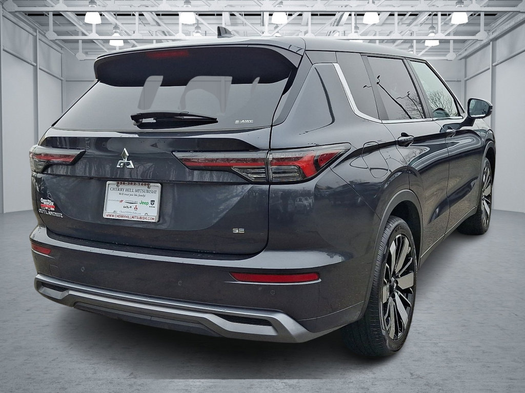 Used 2025 Mitsubishi Outlander SE AWD/4WD image 5