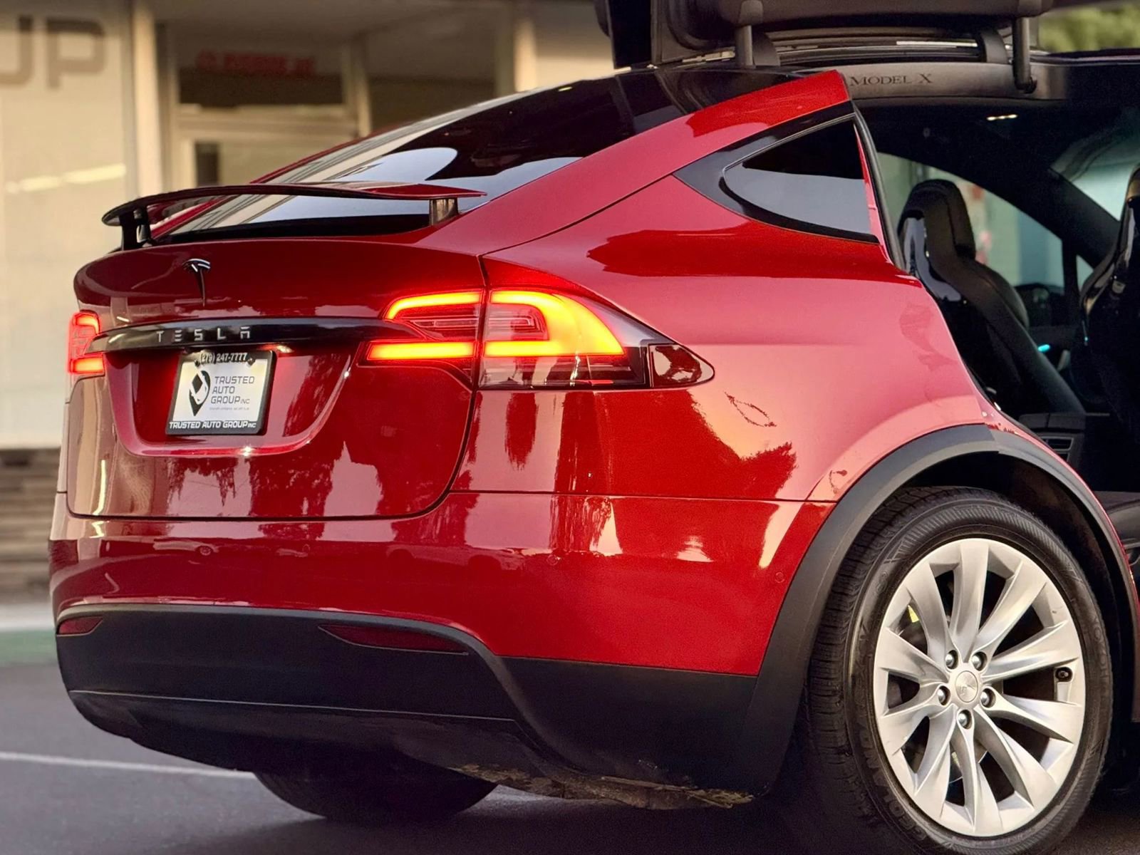 Used 2016 Tesla Model X 75D image 9