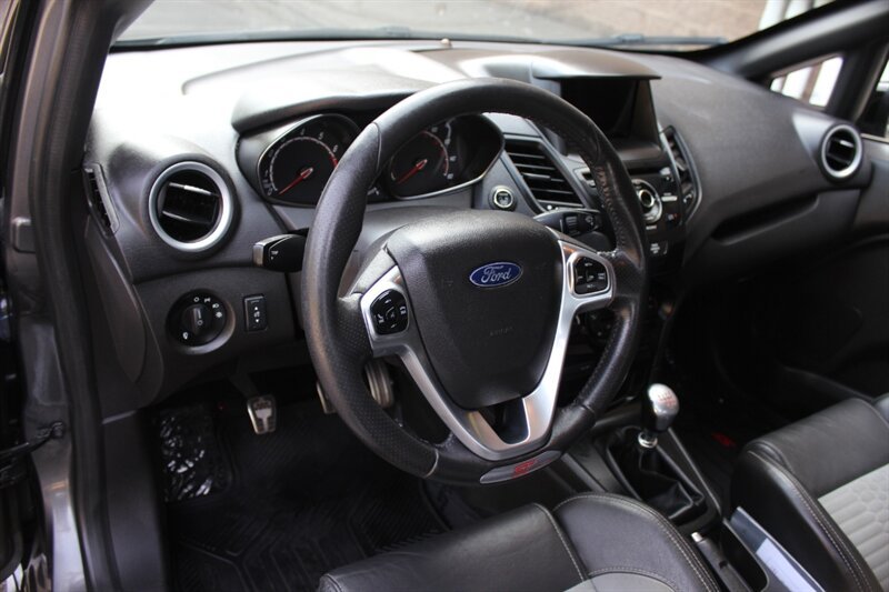 Used 2018 Ford Fiesta ST FWD image 9