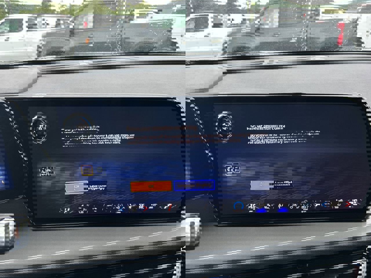 Used 2025 Chevrolet Traverse LT w/ Driver Confidence Package AWD/4WD image 27