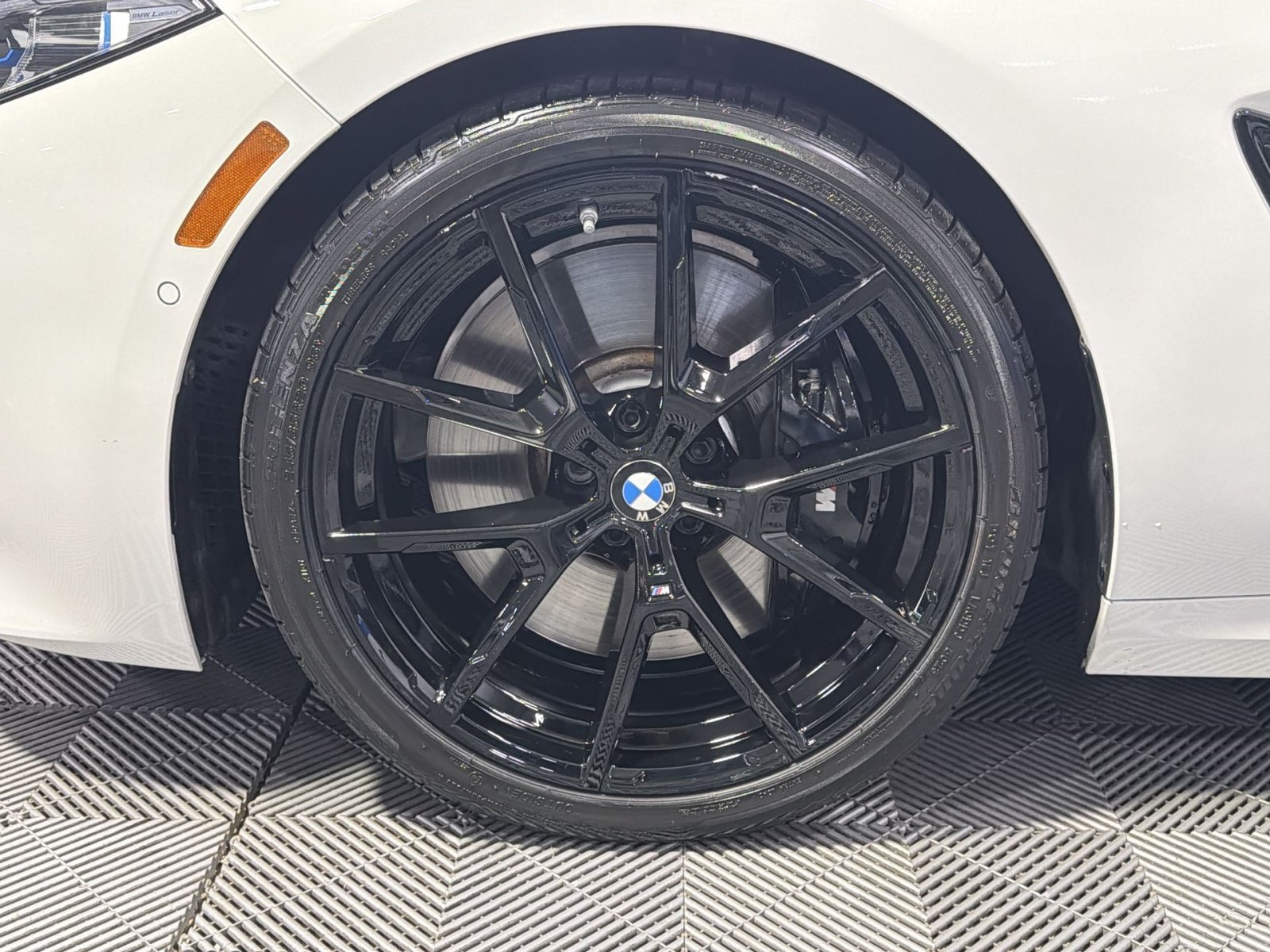Used 2025 BMW M850i xDrive Coupe w/ M Carbon Exterior Package AWD/4WD image 16