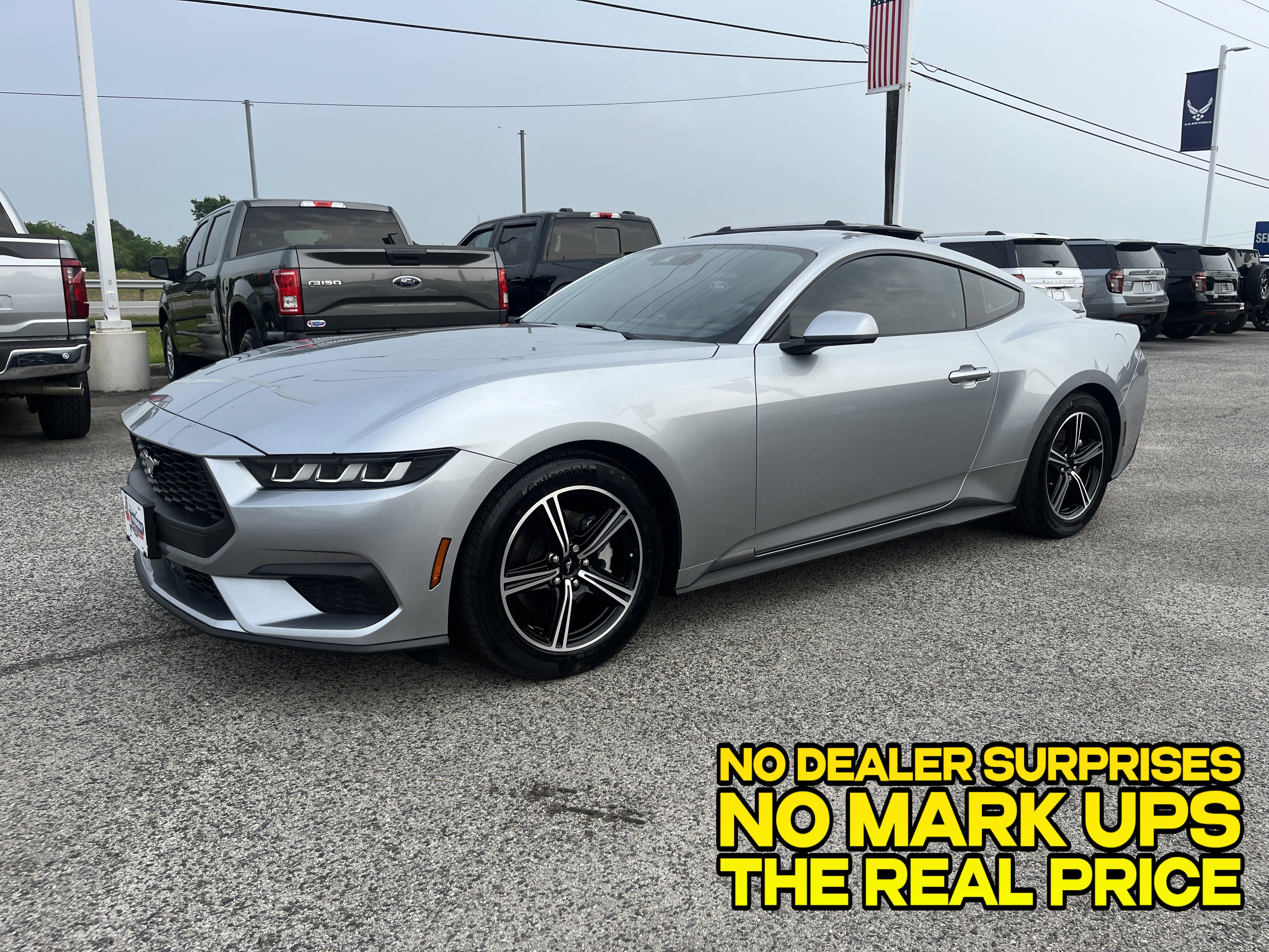Used 2024 Ford Mustang Coupe RWD image 6