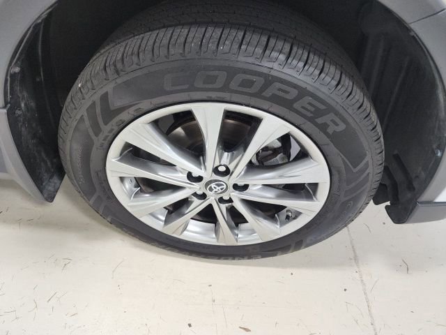 Used 2017 Toyota RAV4 Limited w/ Protection Package image 41