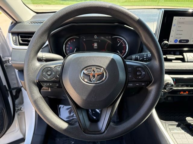 Used 2025 Toyota RAV4 XLE image 12
