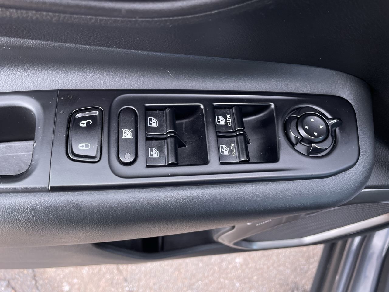 Used 2023 Jeep Renegade Latitude image 18