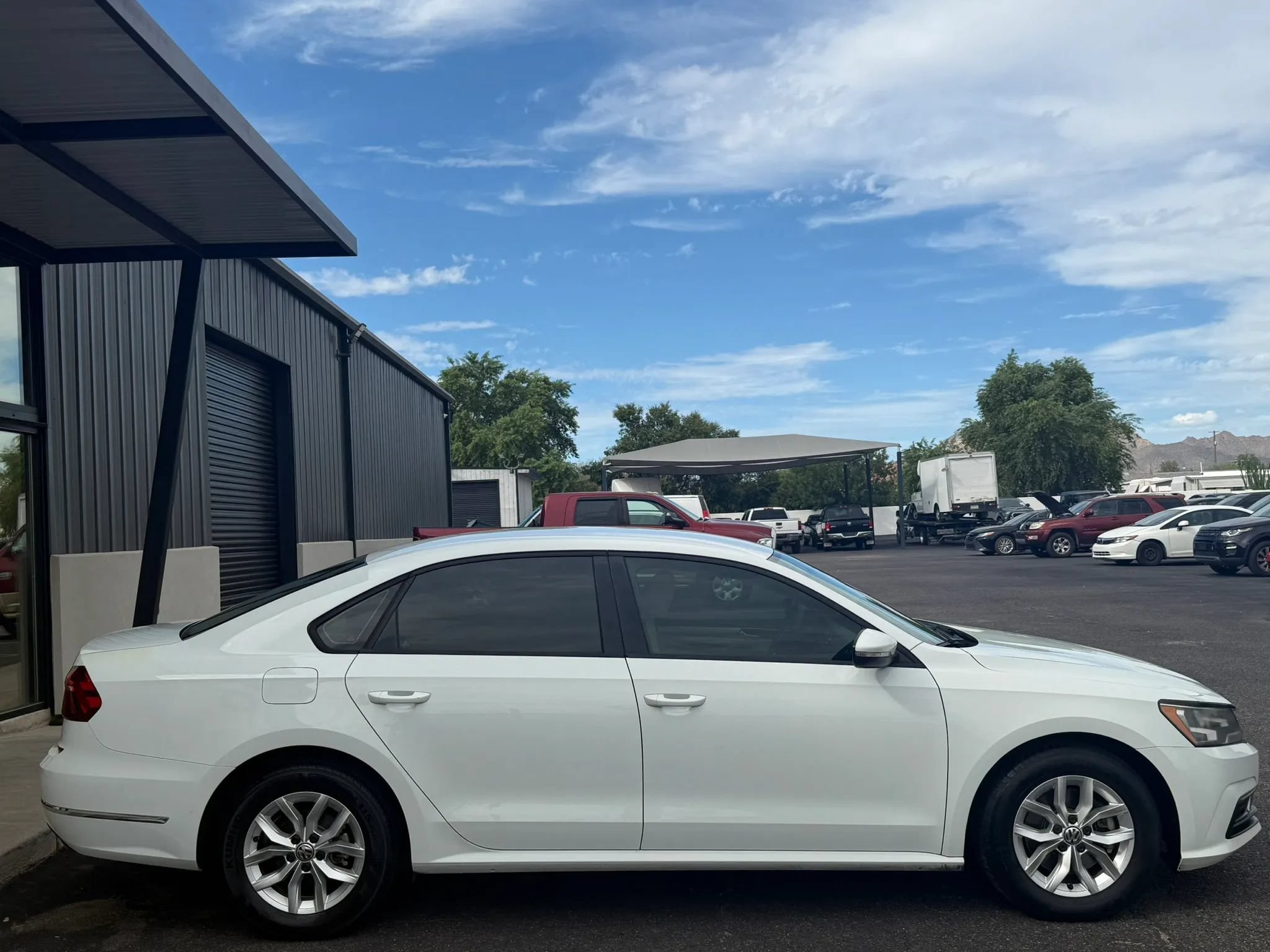 Used 2018 Volkswagen Passat 2.0T S FWD image 10