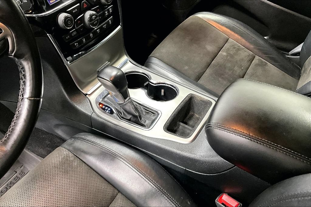 Used 2020 Jeep Grand Cherokee Altitude AWD/4WD image 16