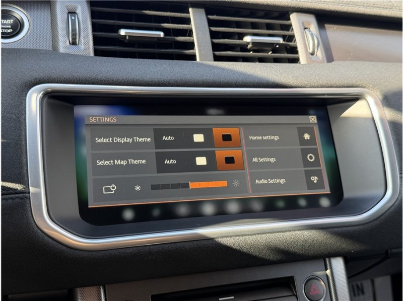 Used 2018 Land Rover Range Rover Evoque AWD/4WD image 43