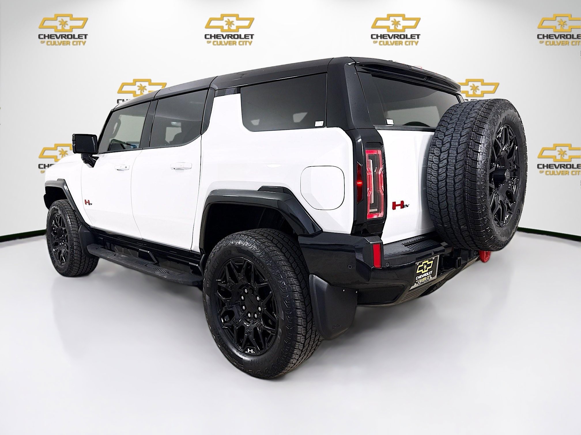 Used 2024 GMC Hummer EV 2X w/ LPO, Illumination Package image 5