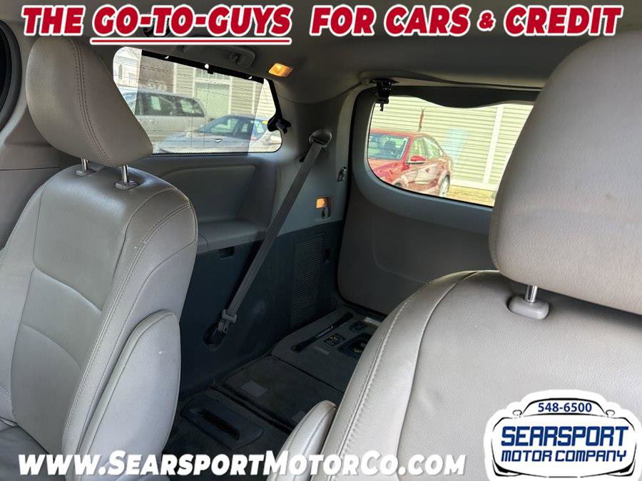 Used 2017 Toyota Sienna XLE AWD/4WD image 12