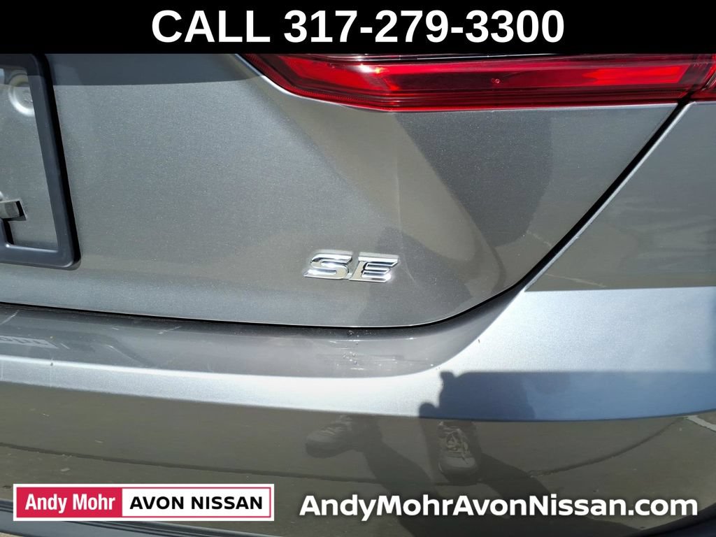 Used 2025 Toyota Camry SE FWD image 12