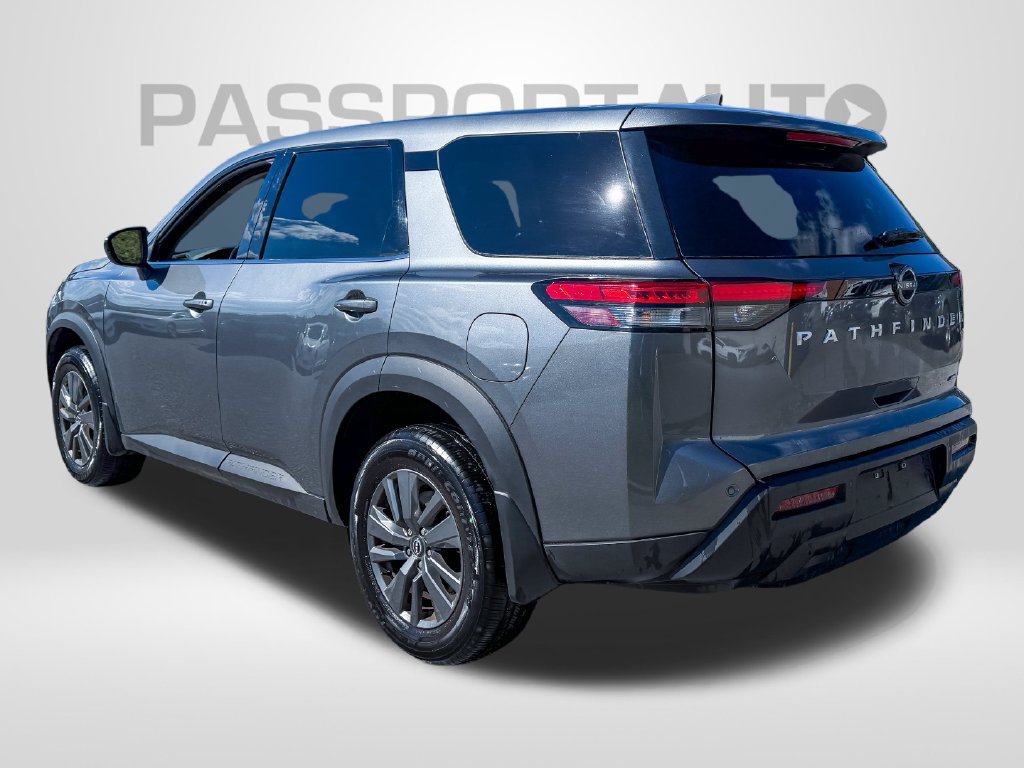 Used 2024 Nissan Pathfinder S AWD/4WD image 3