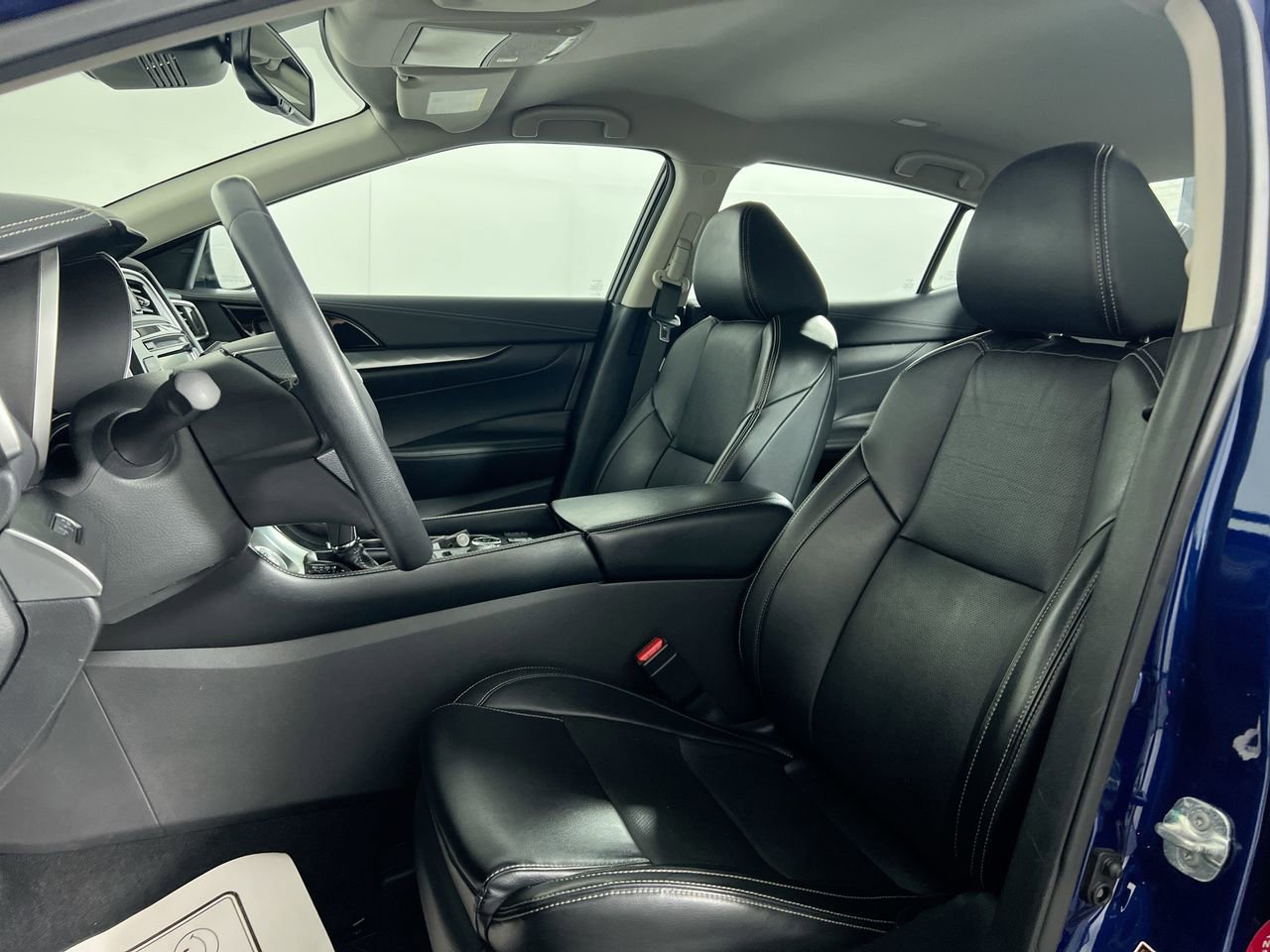 Used 2023 Nissan Maxima SV w/ Floor Mat Group FWD image 12