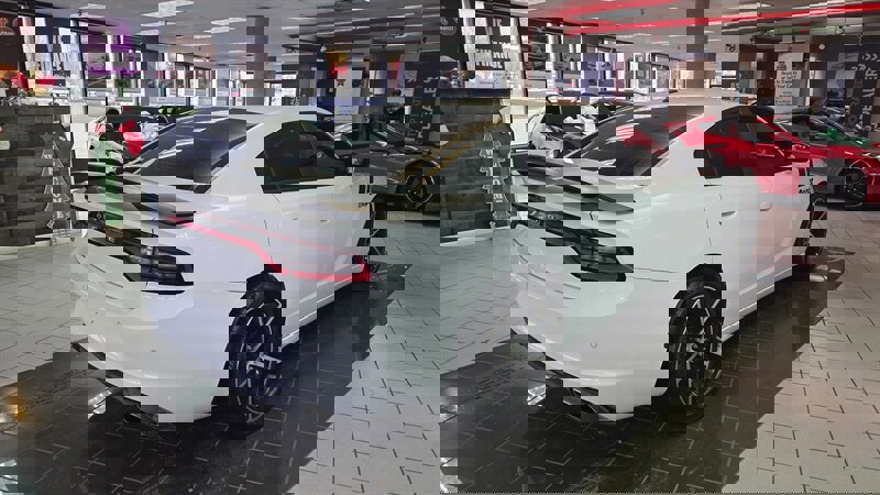 Used 2016 Dodge Charger SE w/ Sport Appearance Group image 6