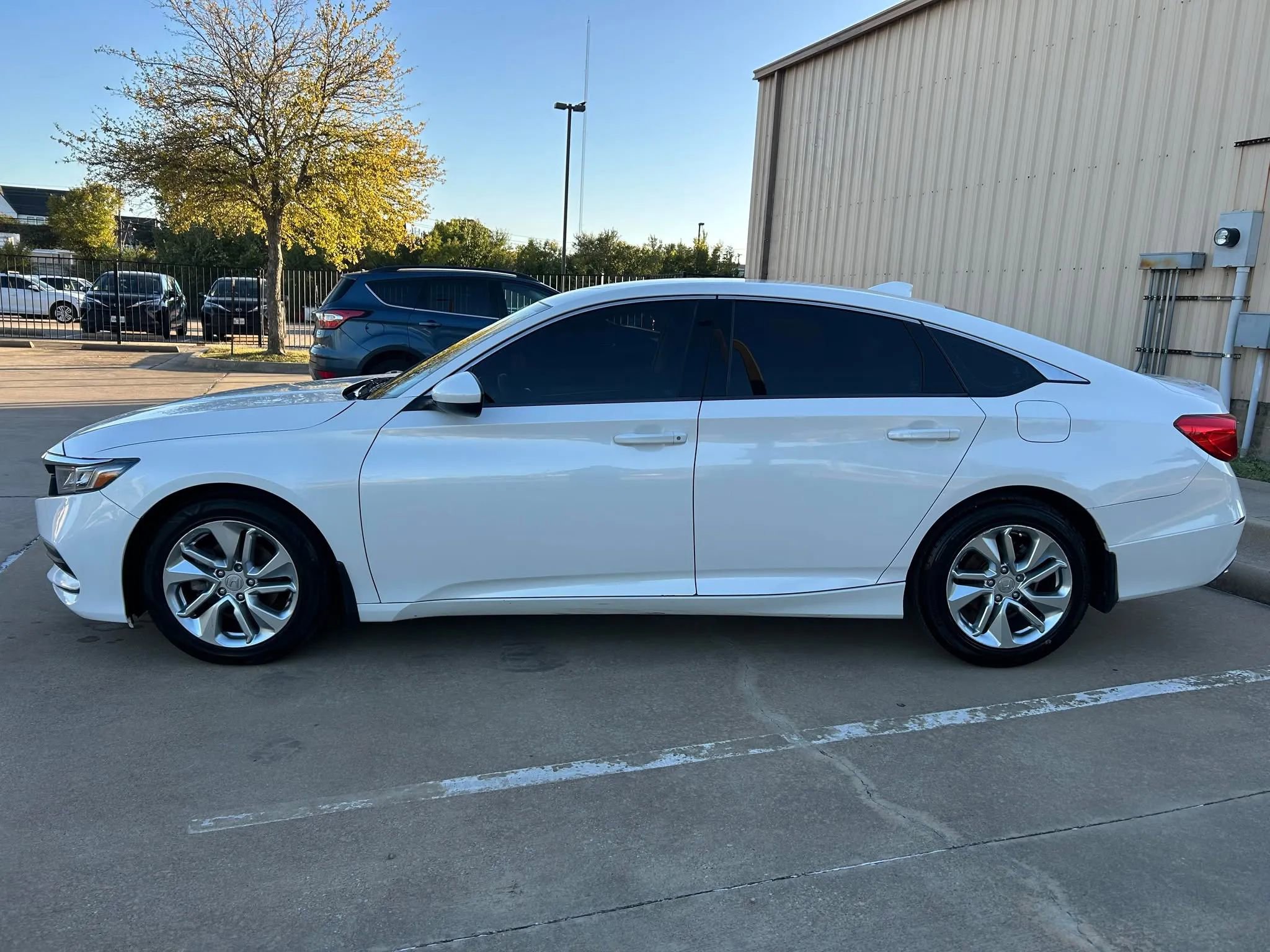Used 2018 Honda Accord LX image 9