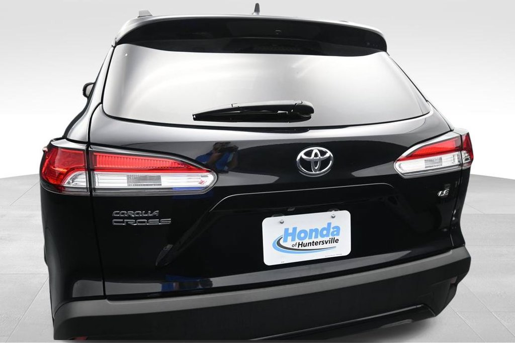 Used 2024 Toyota Corolla Cross LE w/ Moonroof Package FWD image 15