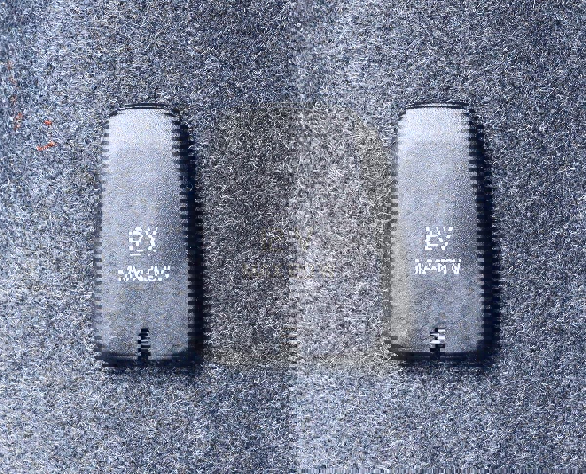 Used 2022 Volvo XC40 T4 Momentum image 18