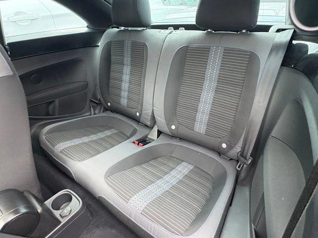 Used 2013 Volkswagen Beetle Turbo FWD image 12