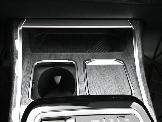 New 2025 BMW 740i xDrive w/ Executive Package image 6