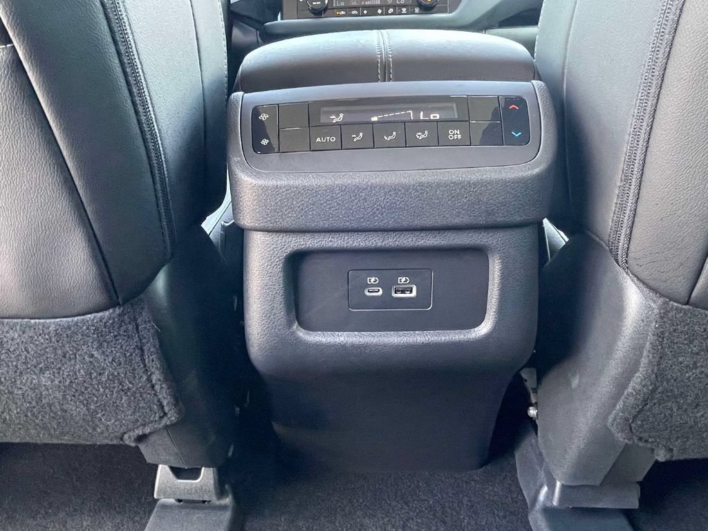 Used 2025 Nissan Pathfinder SL FWD image 14