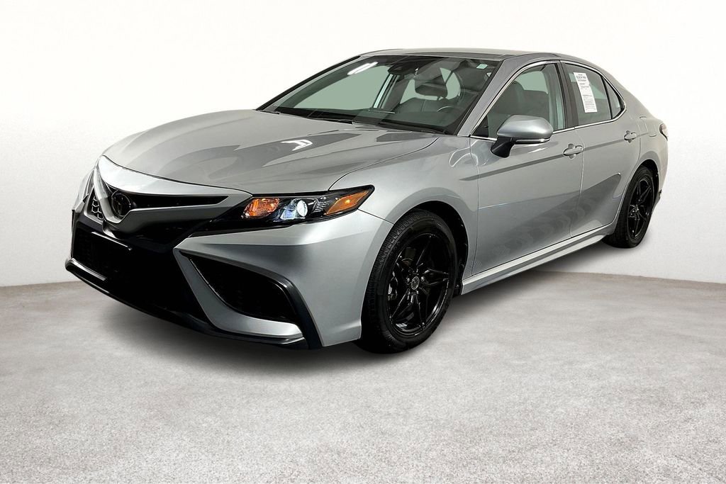 Used 2022 Toyota Camry SE image 15