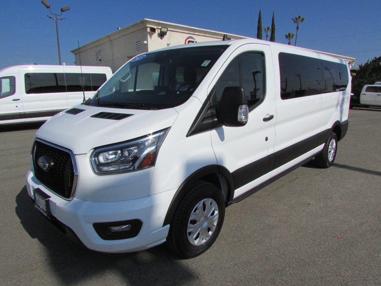 Used 2023 Ford Transit 350 XLT image 4