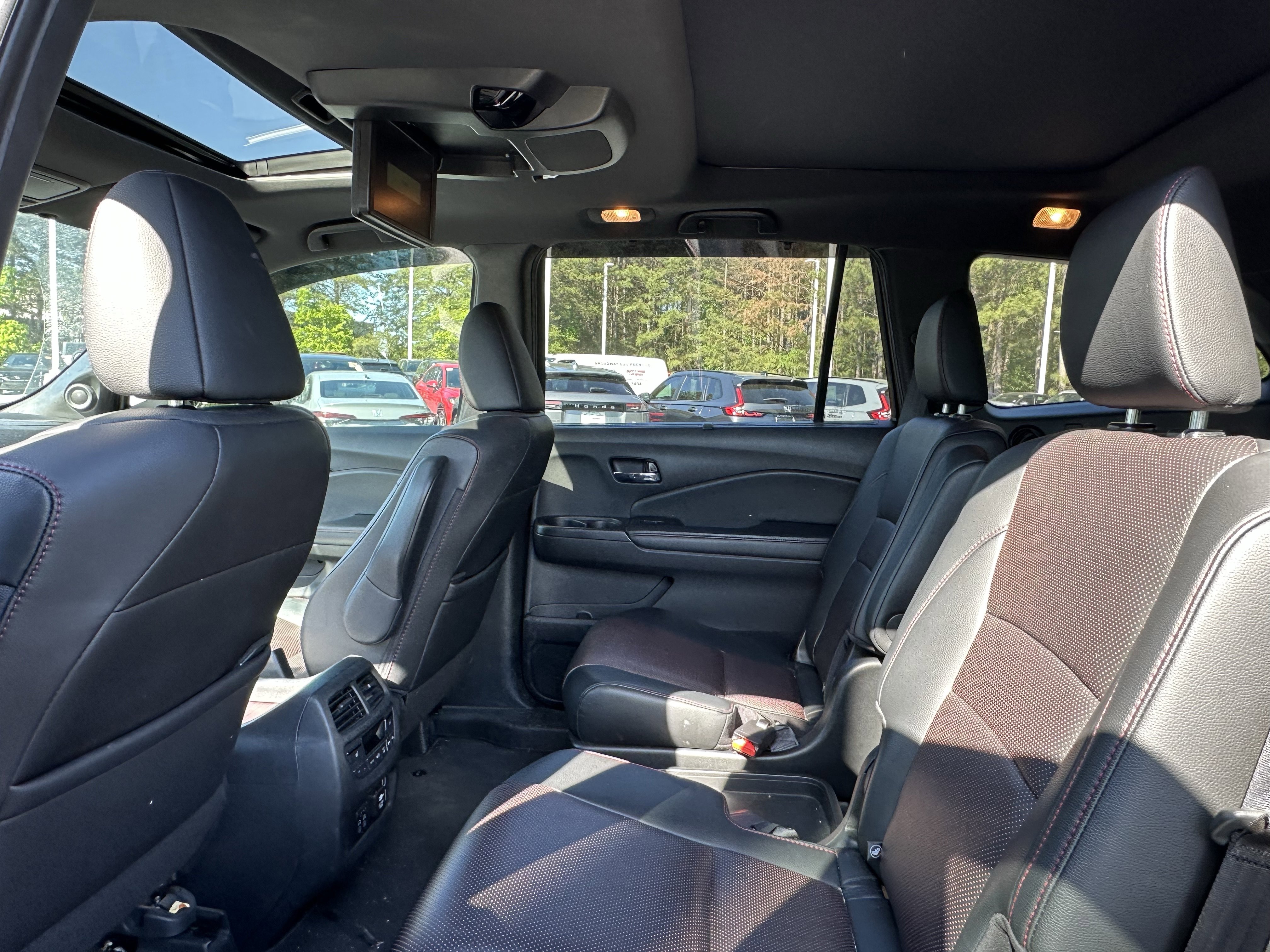 Used 2021 Honda Pilot Black Edition image 9