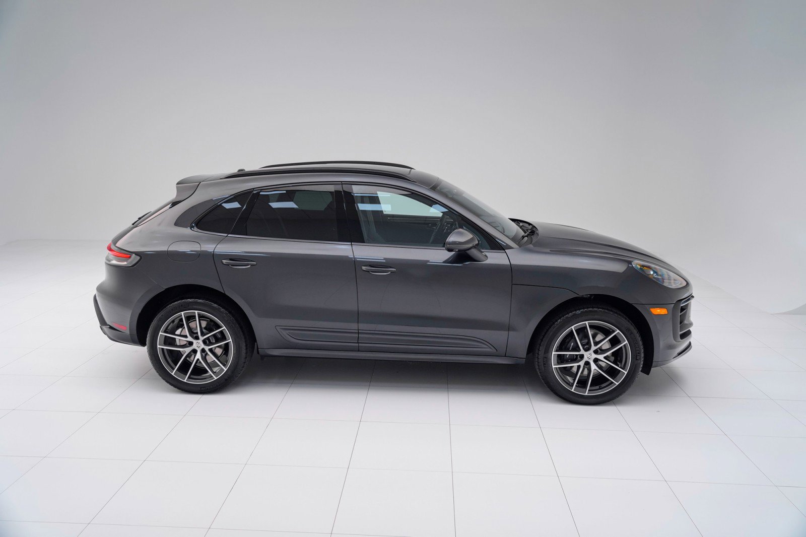 New 2026 Porsche Macan image 8