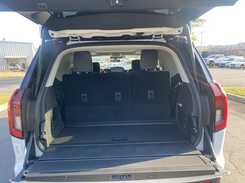 New 2025 Ford Expedition Active image 9