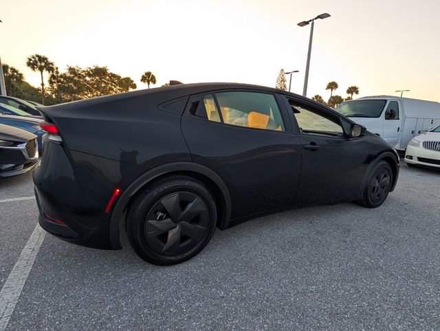 Used 2025 Toyota Prius LE image 10