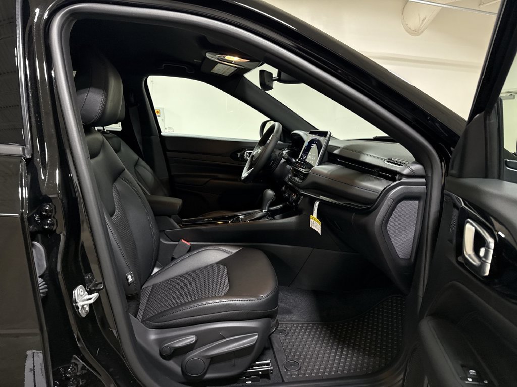 New 2026 Jeep Compass Latitude AWD/4WD image 21
