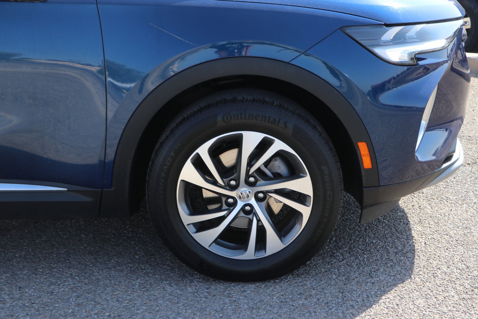 Used 2023 Buick Envision Essence AWD/4WD image 9