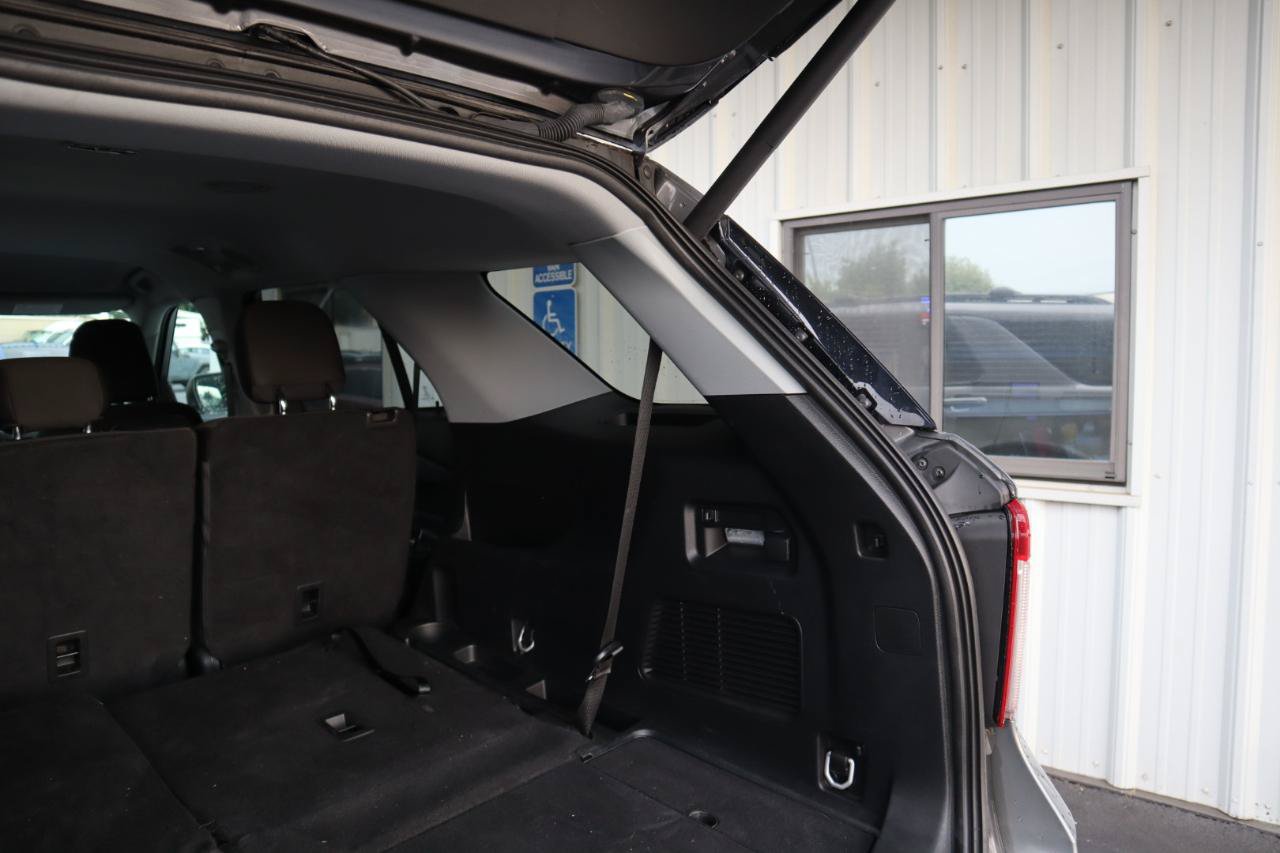 Used 2023 Ford Explorer XLT AWD/4WD image 43