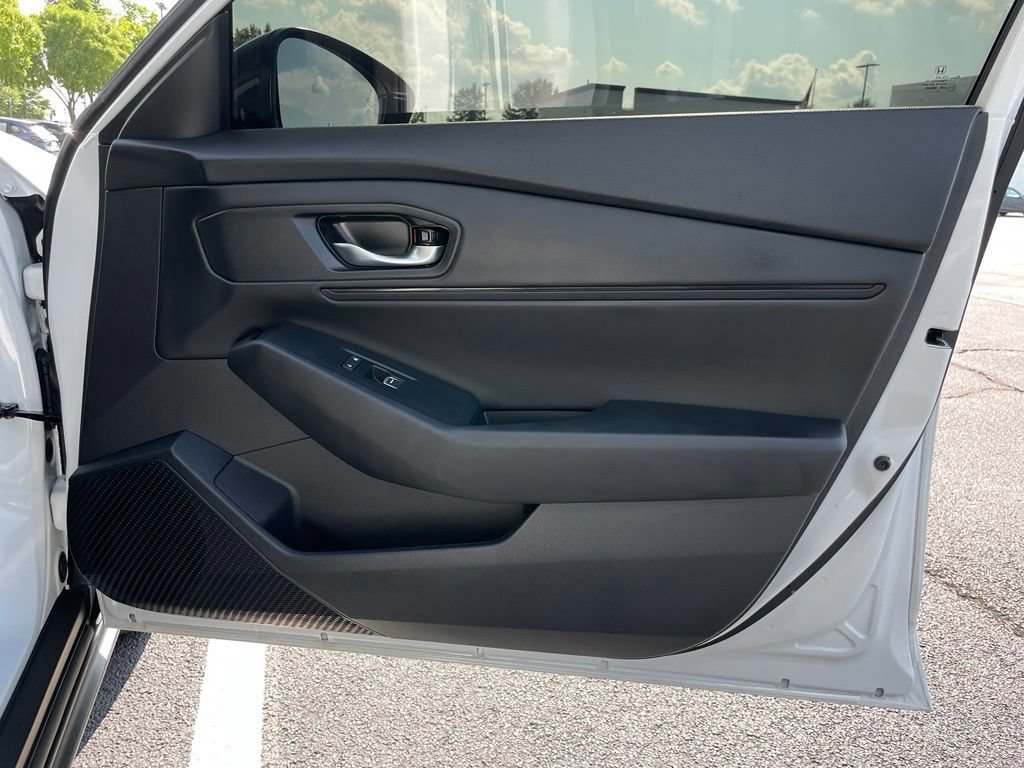 Certified 2025 Honda Accord SE image 29