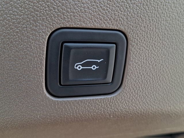 Used 2024 GMC Yukon XL Denali image 29